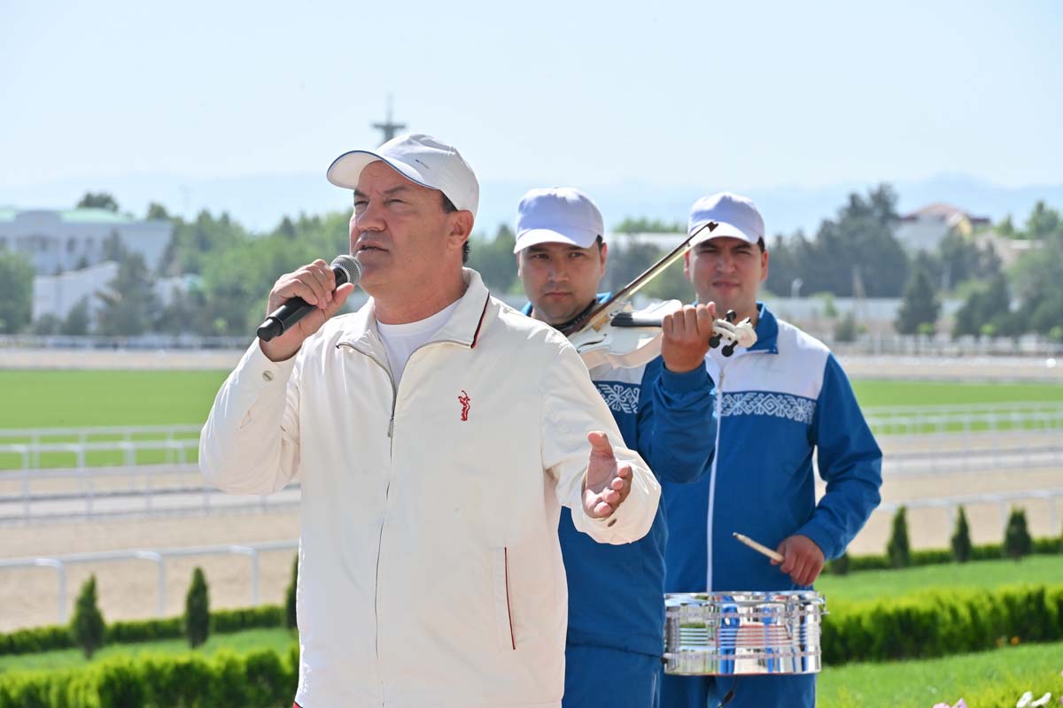 President of Turkmenistan took part in festivities on the occasion of the national holiday of the Turkmen horse
